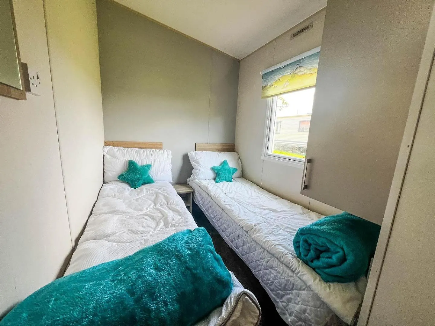 Great 8 Berth Caravan At Sand Le Mere In Yorkshire Ref 71001I Tunstall  Camping Tunstall (East Riding of Yorkshire)