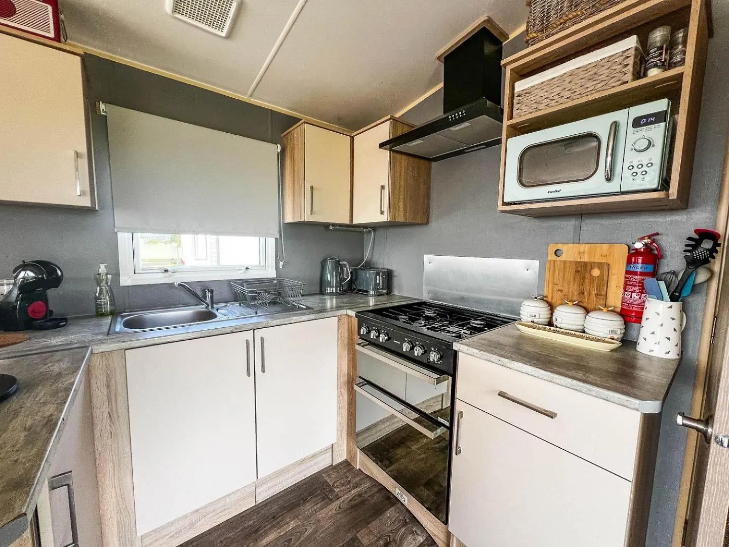 Great 8 Berth Caravan At Sand Le Mere In Yorkshire Ref 71001I Tunstall  0*, Tunstall (East Riding of Yorkshire)